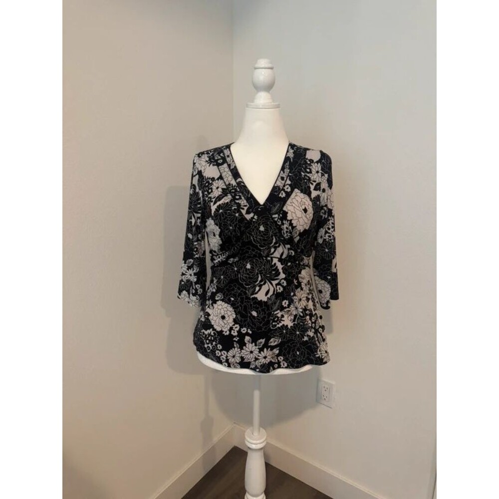 Christopher & Banks Floral Wrap Top Women’s Size Small Black White